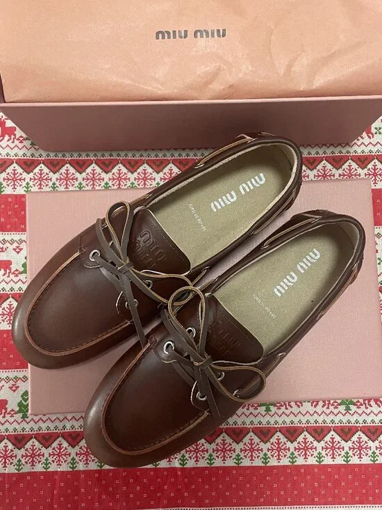 Elegant Miu Miu Brown Leather Women's Boat Shoes - Picture 2 of 9